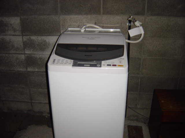 コインランドリー乾燥機付全自動洗濯機です。500円にて利用可
