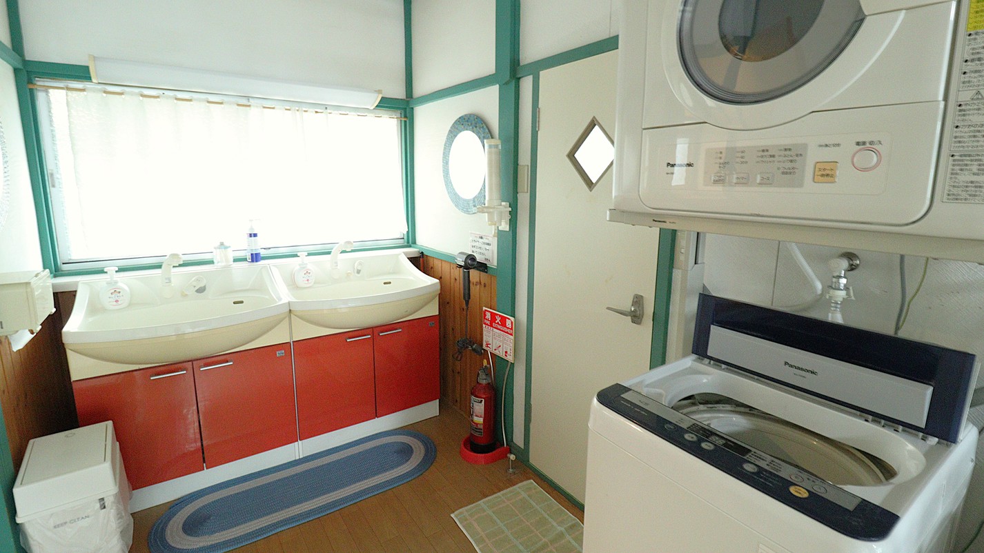 【はなれ棟 1階】全自動洗濯機・電気乾燥機