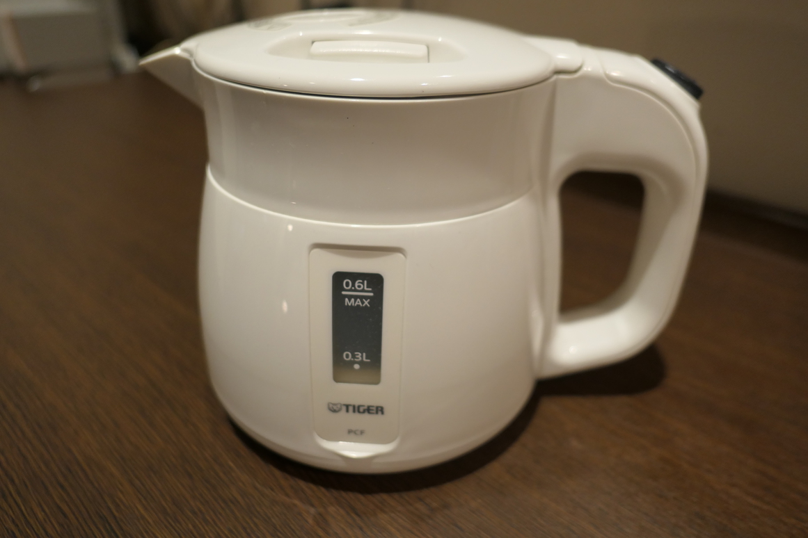 コンビニで買ってきたラーメンが食べれる湯沸かしポット