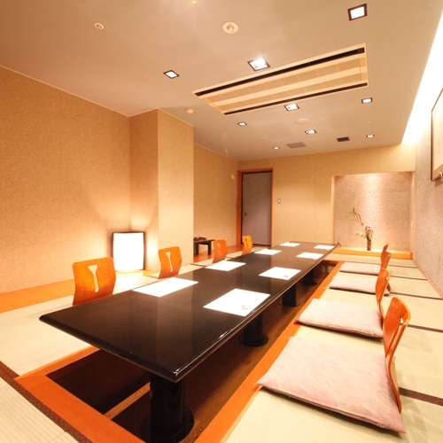 小宴会場（紫陽花・水仙）