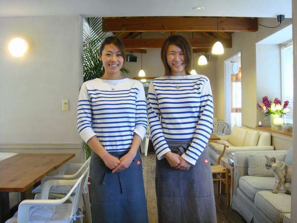ポルトメゾンルームスのカフェのスタッフです♪