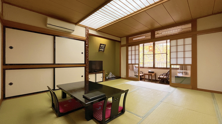 【客室】紫陽花和室12畳バストイレ付き ＊