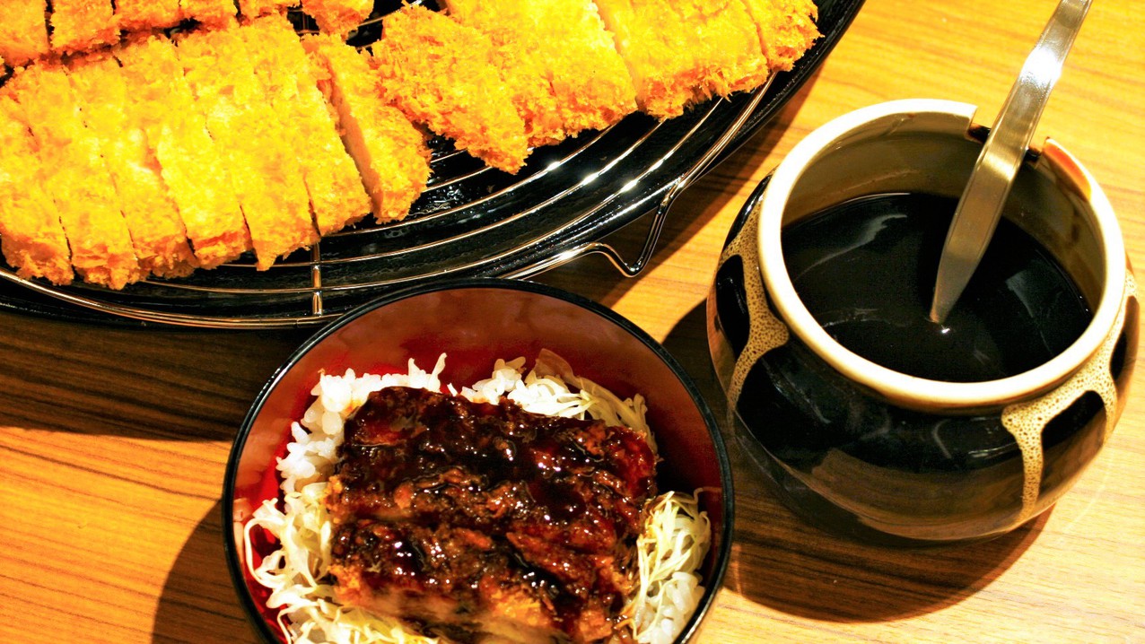 ＊夕食ビュッフェ一例会津名物ソースカツ丼ソースの量はお好みで