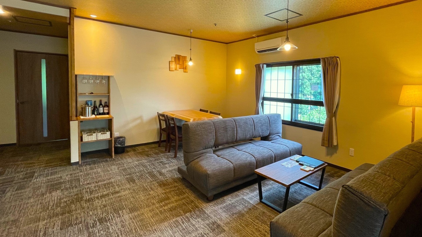 25年改装リビング&広々バスルーム付コーナーツイン55平米 (一例)