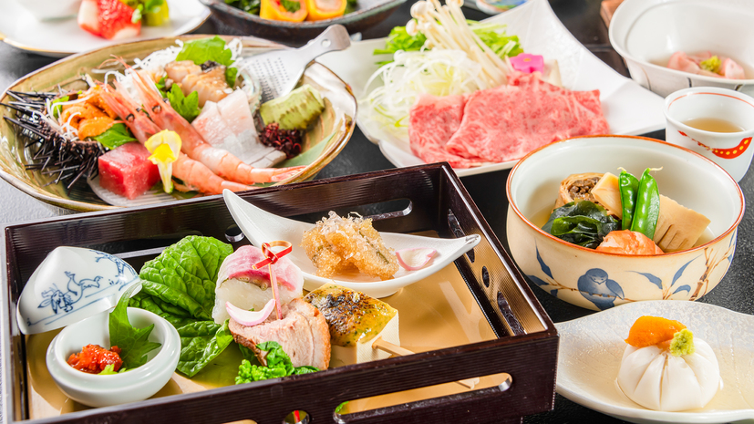 【夕食】季節の食材を使った灰屋の郷土会席