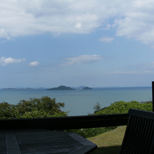 瀬戸内の多島美(ラウンジからの景色)