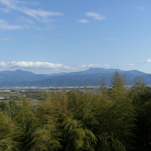 西日本最高峰の石鎚山(正面玄関横からの景色)