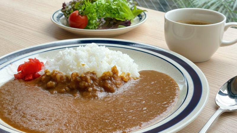 当ホテル自慢のリサーナカレー
