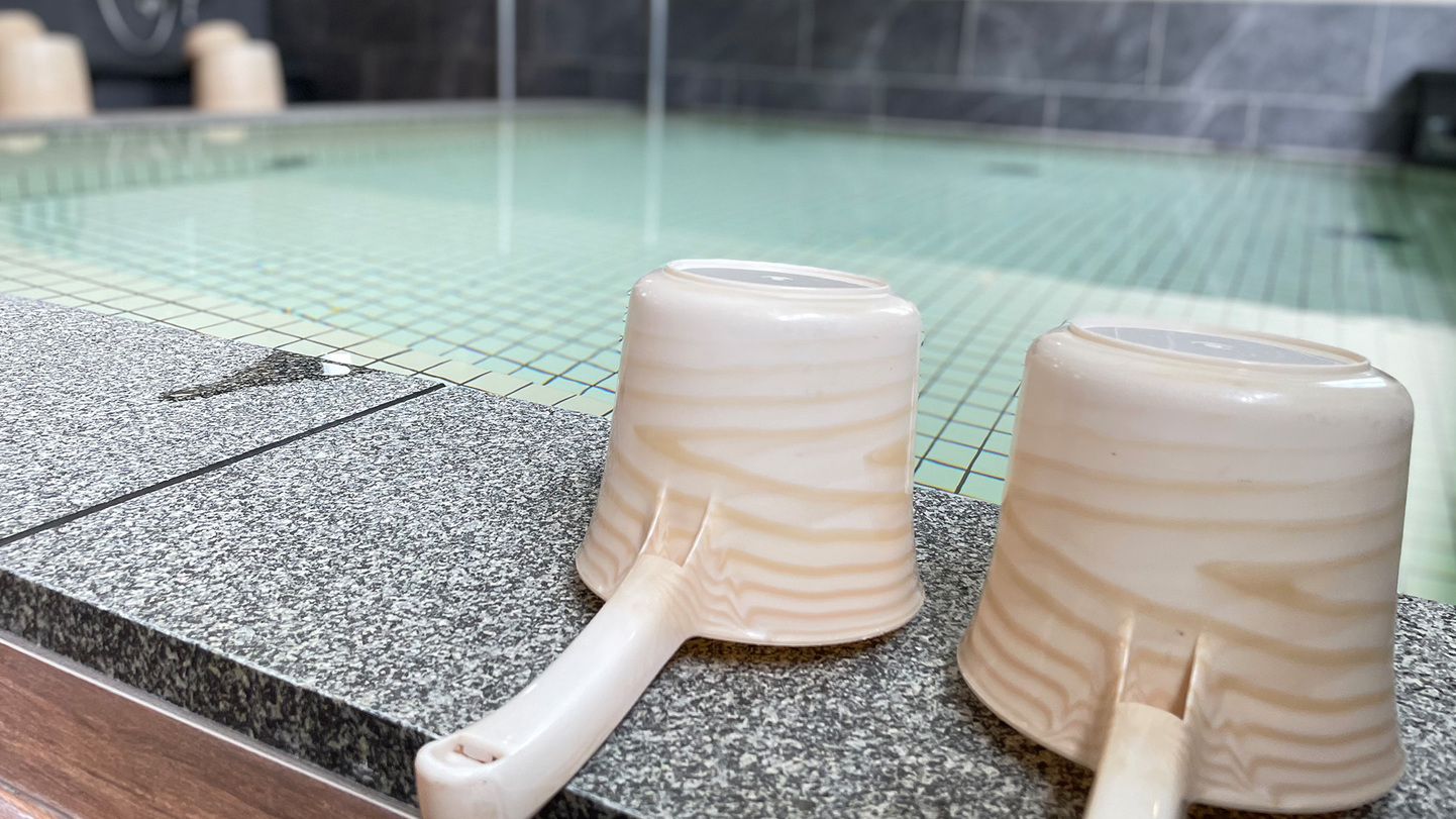 深井戸を掘り汲み上げたミネラル豊富な地下水100％のお風呂です。飲み水としての検査も通っております。