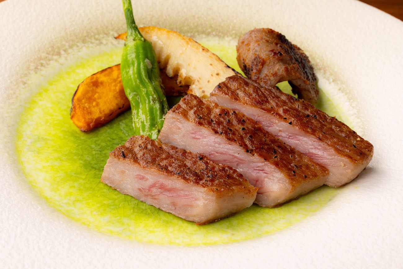 夕食サーロインステーキ