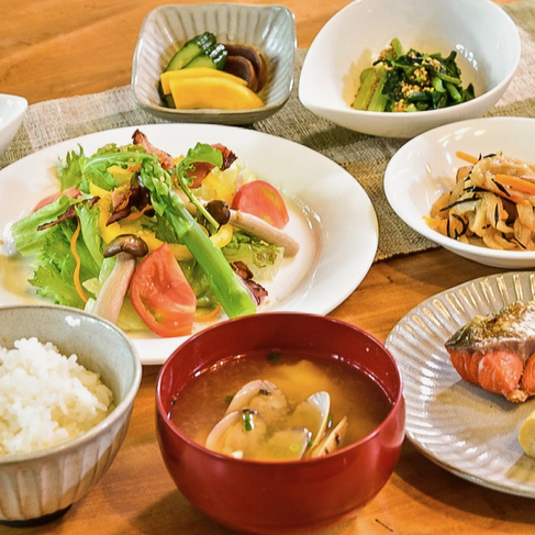 洗心亭の朝食は野菜をふんだんに使っていて健康的♪会津米の甘みと良く合う品々です。