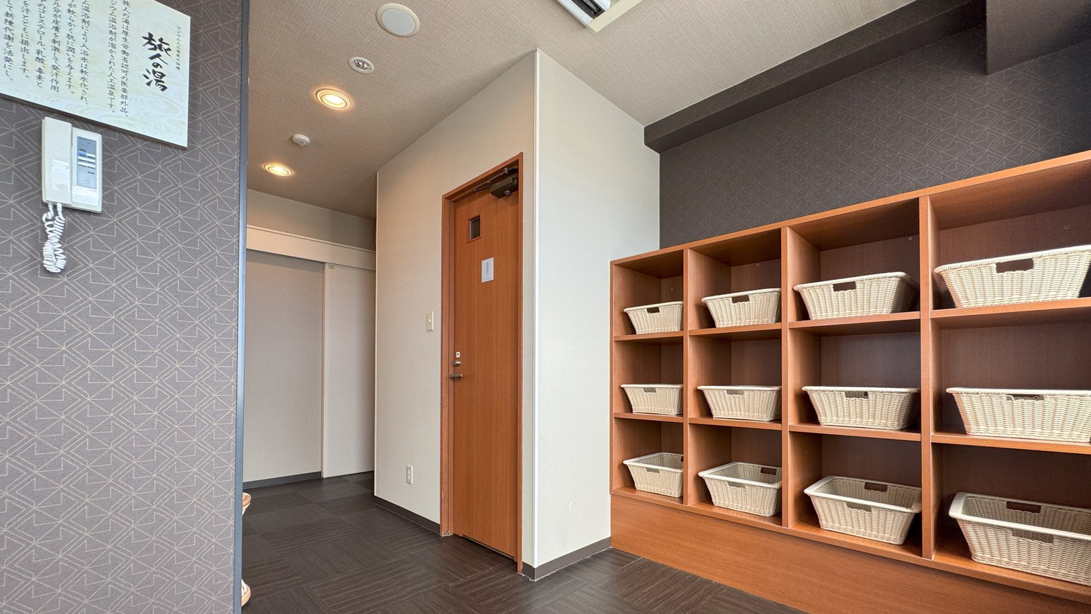 女性大浴場脱衣所