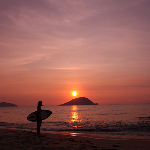 夕陽とボードロマンの島、志賀島へようこそ！