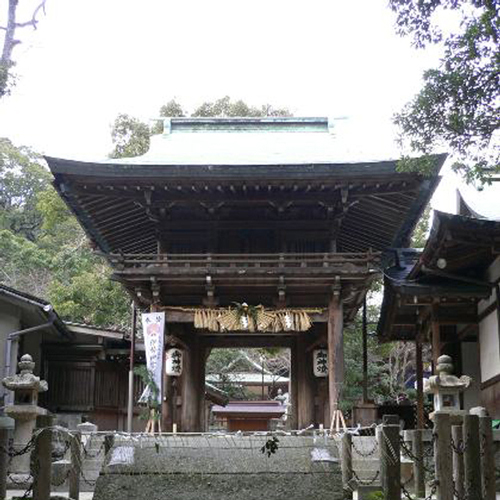 志賀海神社三大海神の一つ綿津見神を祀り、「龍の都」、「海神の総本社」とも呼ばれ、海上安全の神として