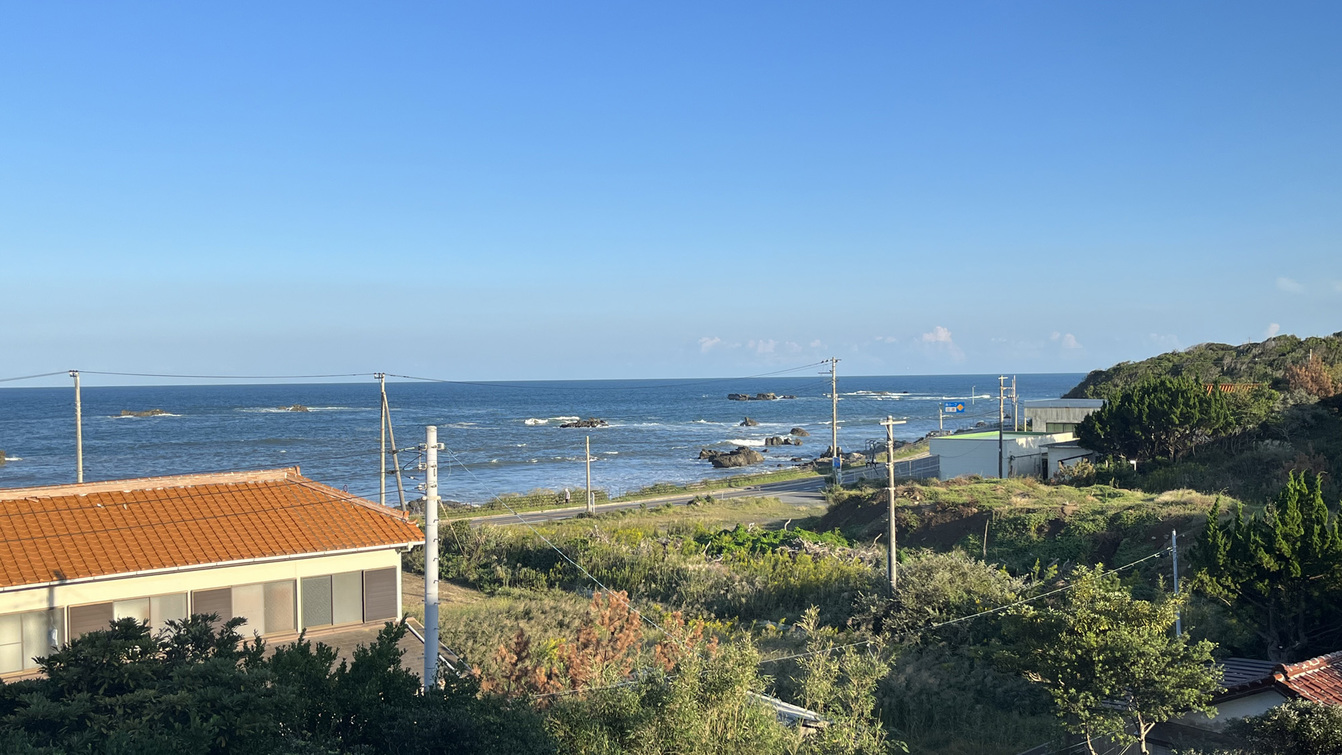 お部屋からの景色すぐ目の前に海が眺められます