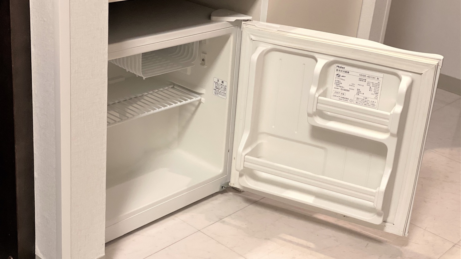 客室備品冷蔵庫（空）