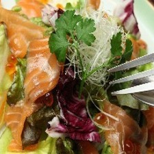 ホテル内【地下のしまだ】海鮮サラダ