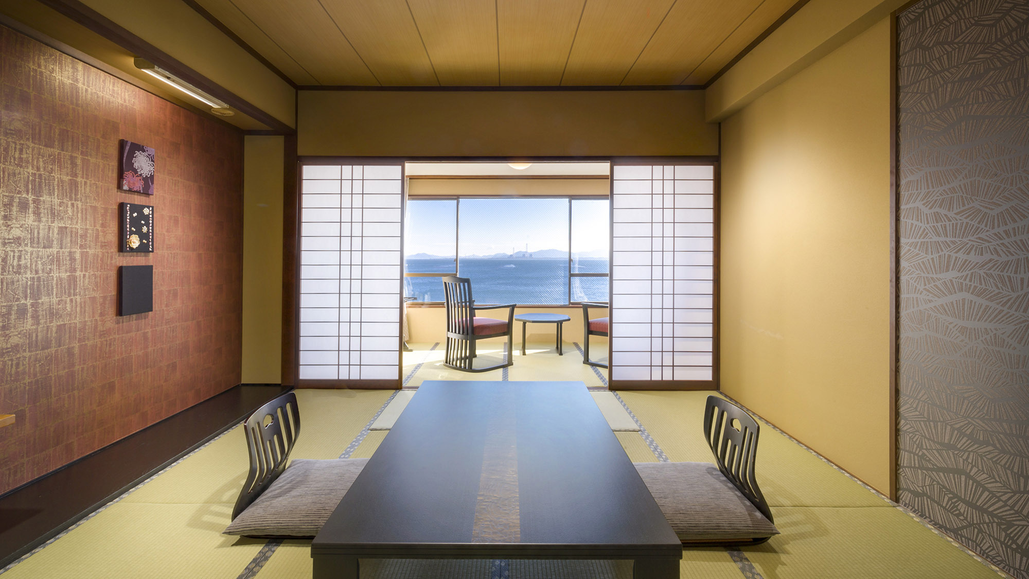 ・【客室一例】目の前に海が広がる眺めのよいお部屋です