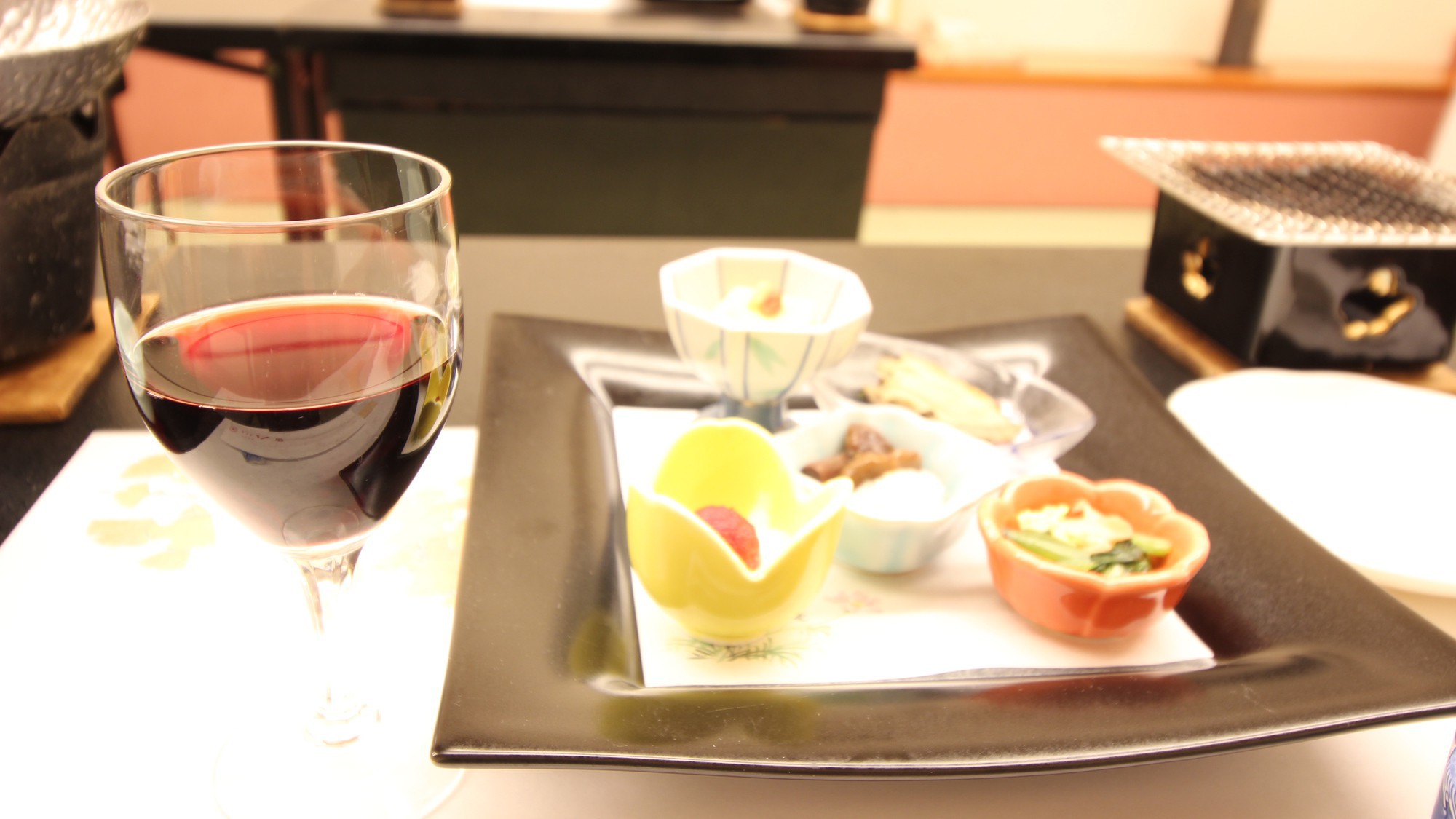 【ご夕食】前菜の一例ワインはグラスでもご注文いただけます