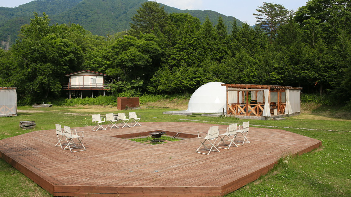 フォレストドーム(グランピング用ドーム型テント)