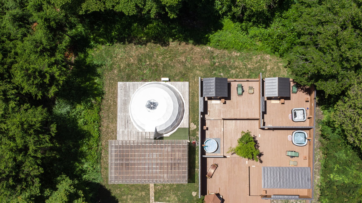 木曽桧を使用した屋外サウナ「Forest Sauna」