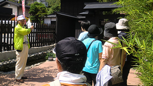 歴史文化体験まちの案内人と一緒に歩く・福島宿史跡めぐりや木曽義仲の里めぐりがお勧めです！