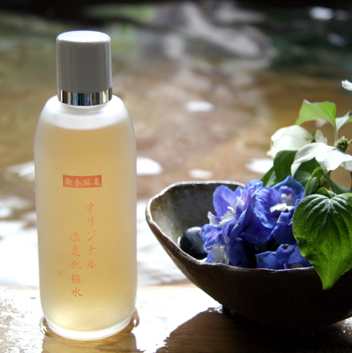御代の湯の源泉で出来た、オリジナル温泉化粧水！おかげさまで日本全国からご注文をいただいてます
