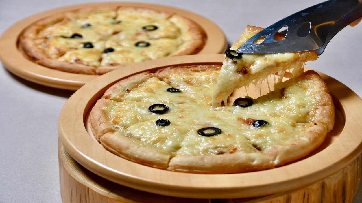 【夕食】南海荘オリジナルピザ