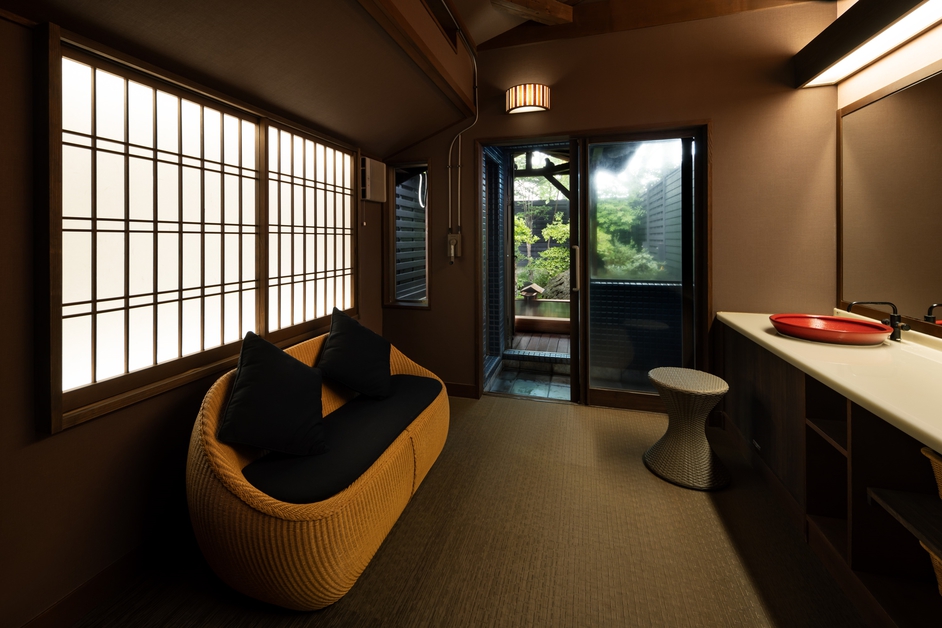 貸し切り風呂木蓮脱衣場