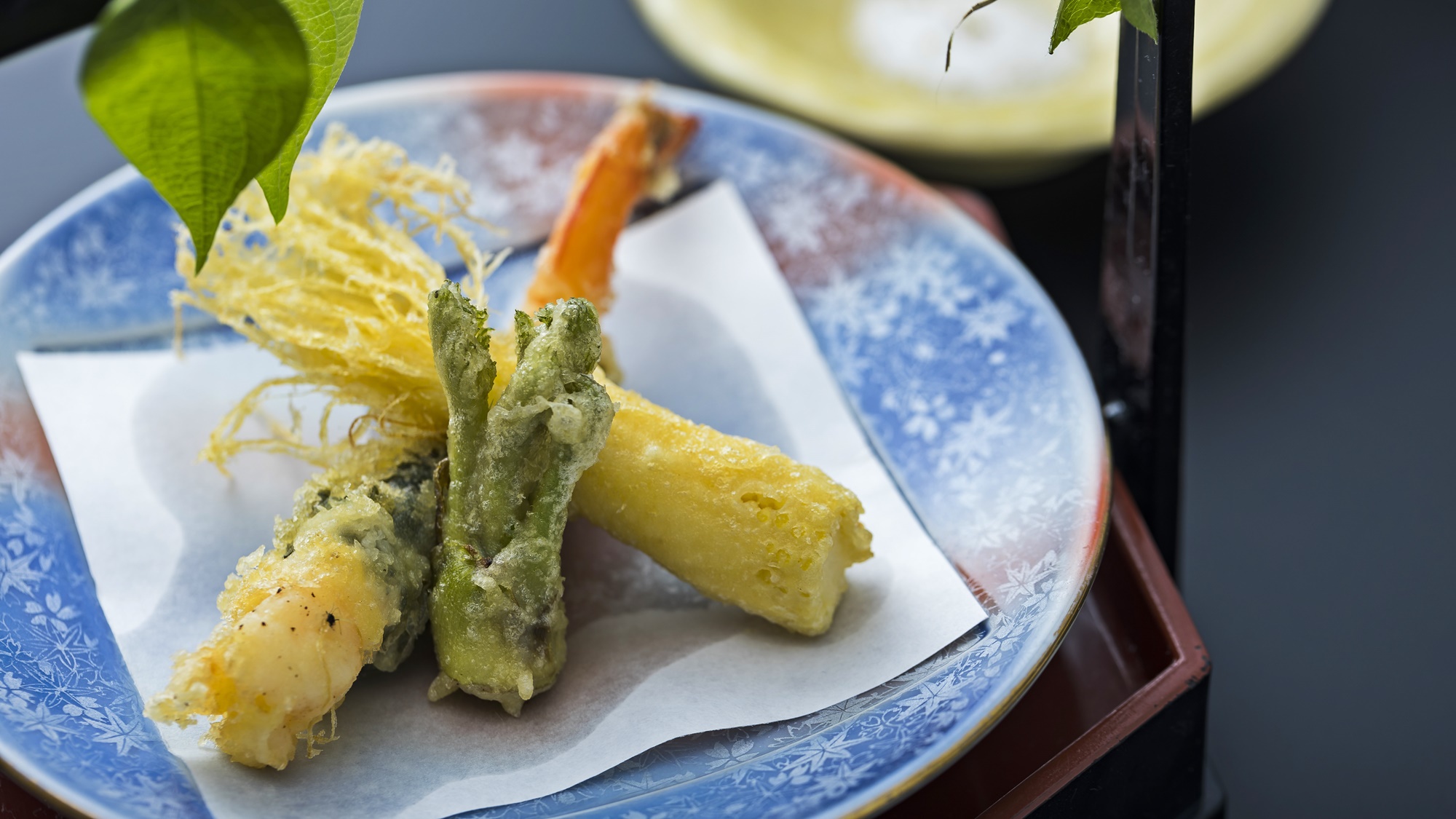 *【夕食一例】季節の野菜を使った天ぷらで四季の味わいを。※季節によりメニューは変わります