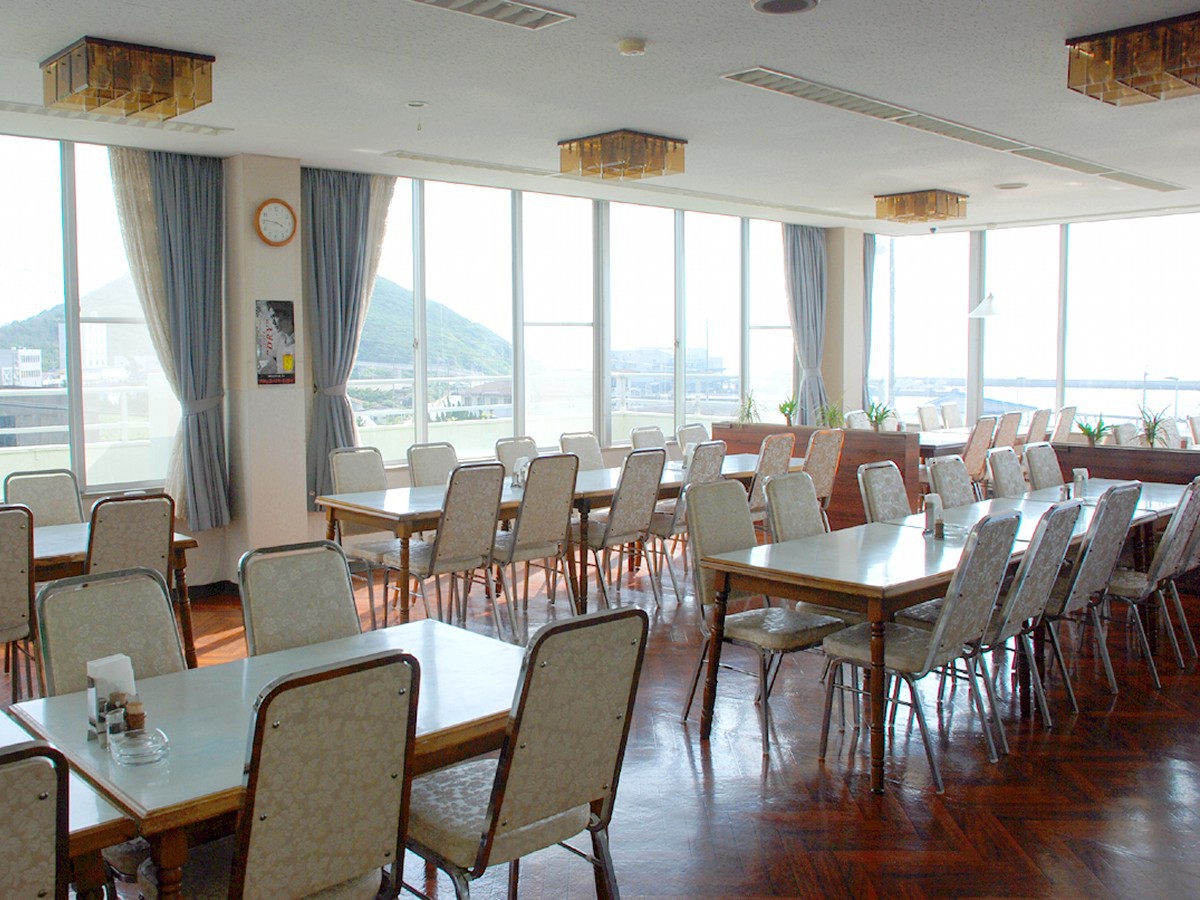 【海の見えるレストラン２階】ラストオーダー１９：３０