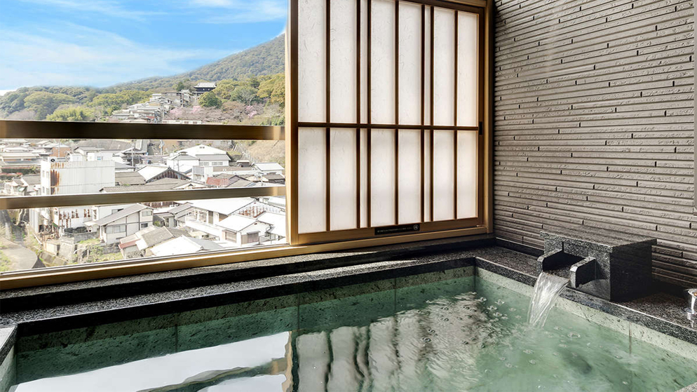 【−別邸初音プレミアム−露天風呂付】「天然温泉」と琴平の景色を一度に♪（金刀比羅宮ビュー側）