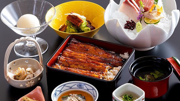 日本料理「千羽鶴」 極上鰻とすっぽん会席