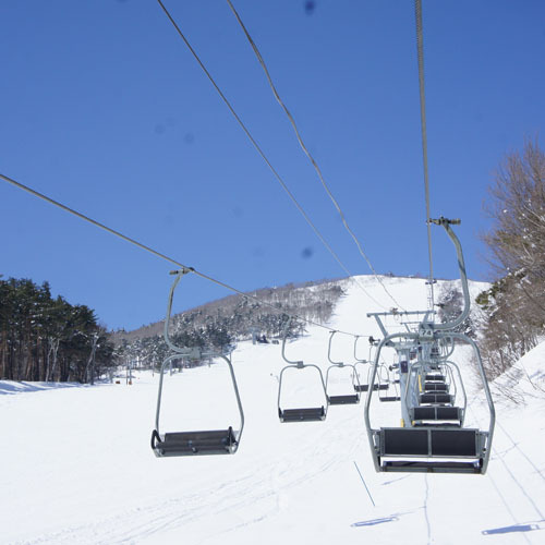*【スキー場】リフトに乗って頂上まで行こう！