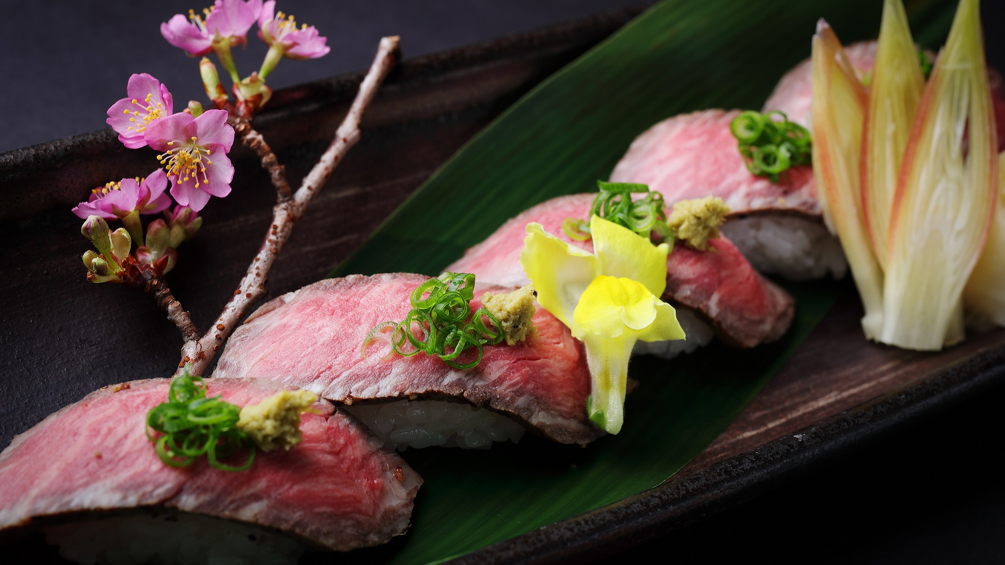 別注文料理：信州産牛炙り握り