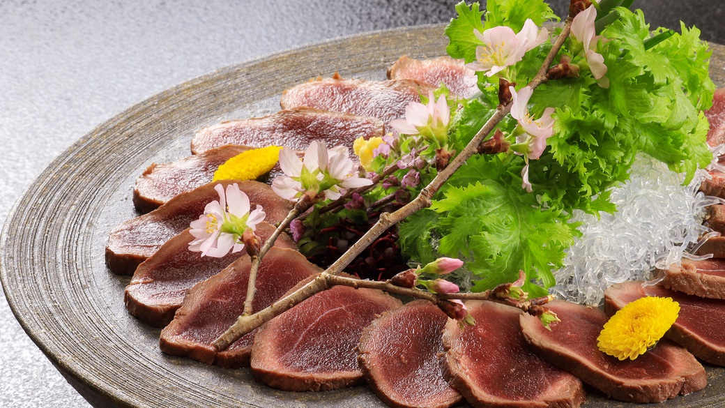 別注文料理：ジビエ料理鹿肉のたたき