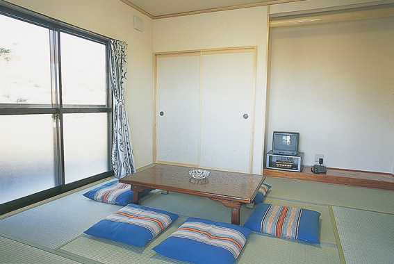 Shirakaba Sunshine Lodge Set in a prime location of Chino, Shirakaba Sunshine Lodge puts everything the city has to offer just outside your doorstep. The property features a wide range of facilities to make your stay a pleasa