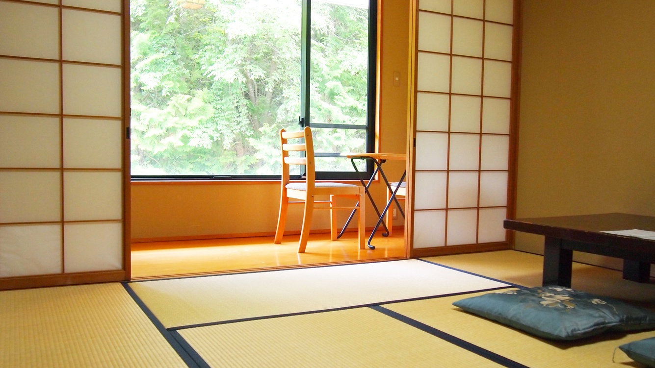 *【客室一例】落ち着いた雰囲気のお部屋です