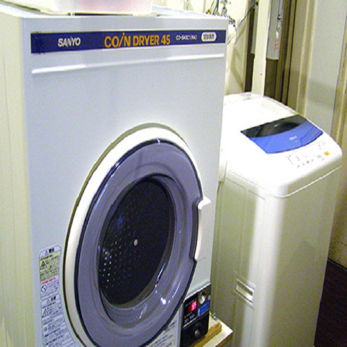 コインランドリー【1階に洗濯機と乾燥機が各2台ございます】