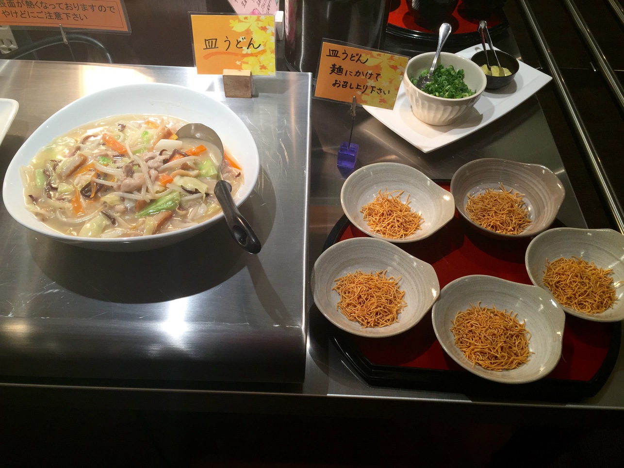 長崎名物皿うどん♪朝食バイキングでお召し上がり頂けます♪