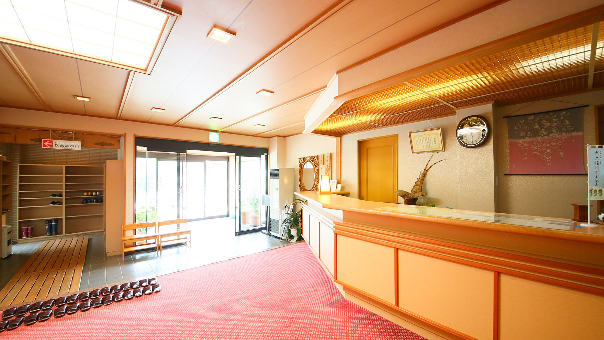 ・【フロント】お困り事がございましたら、気軽にお声がけください