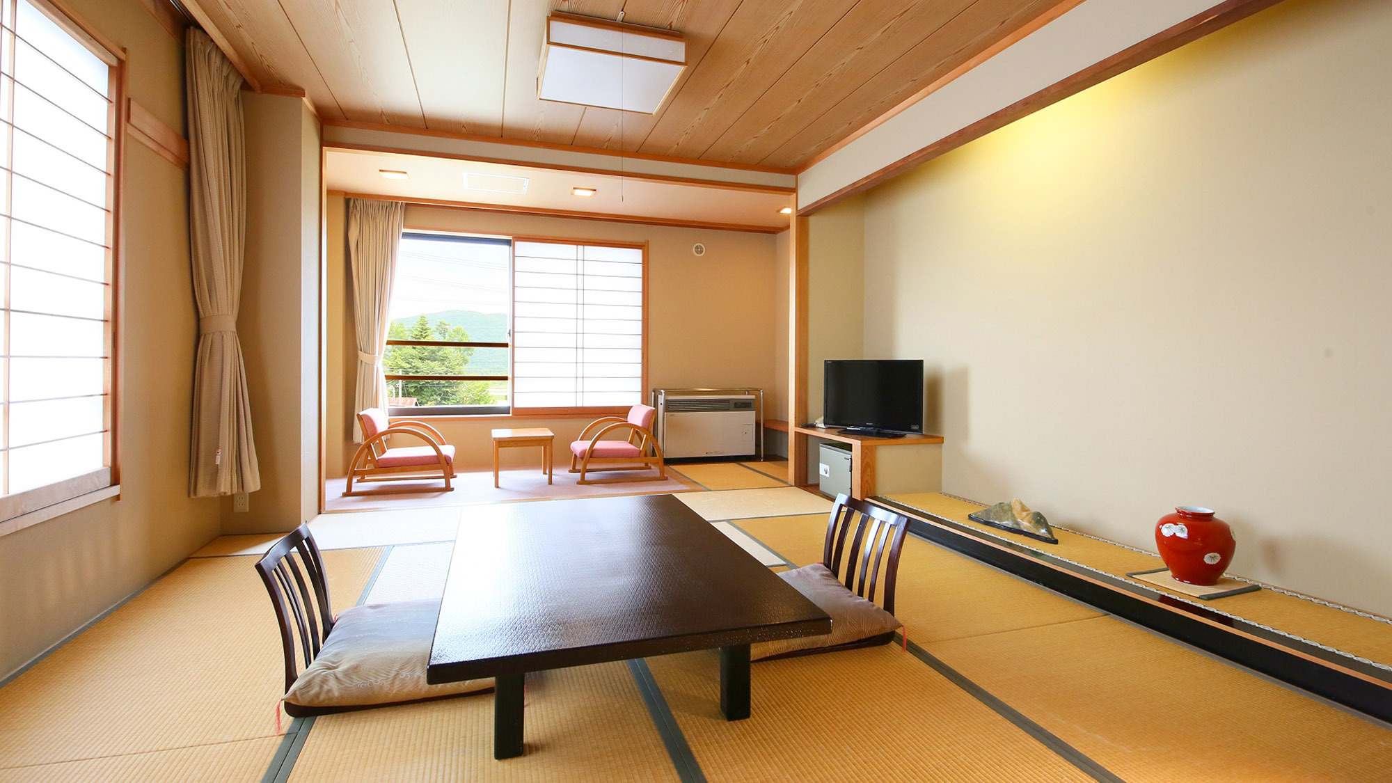 ・【別館和室12畳＋3畳】ファミリーやグループ旅行におすすめ！バス・トイレ完備の広々和室