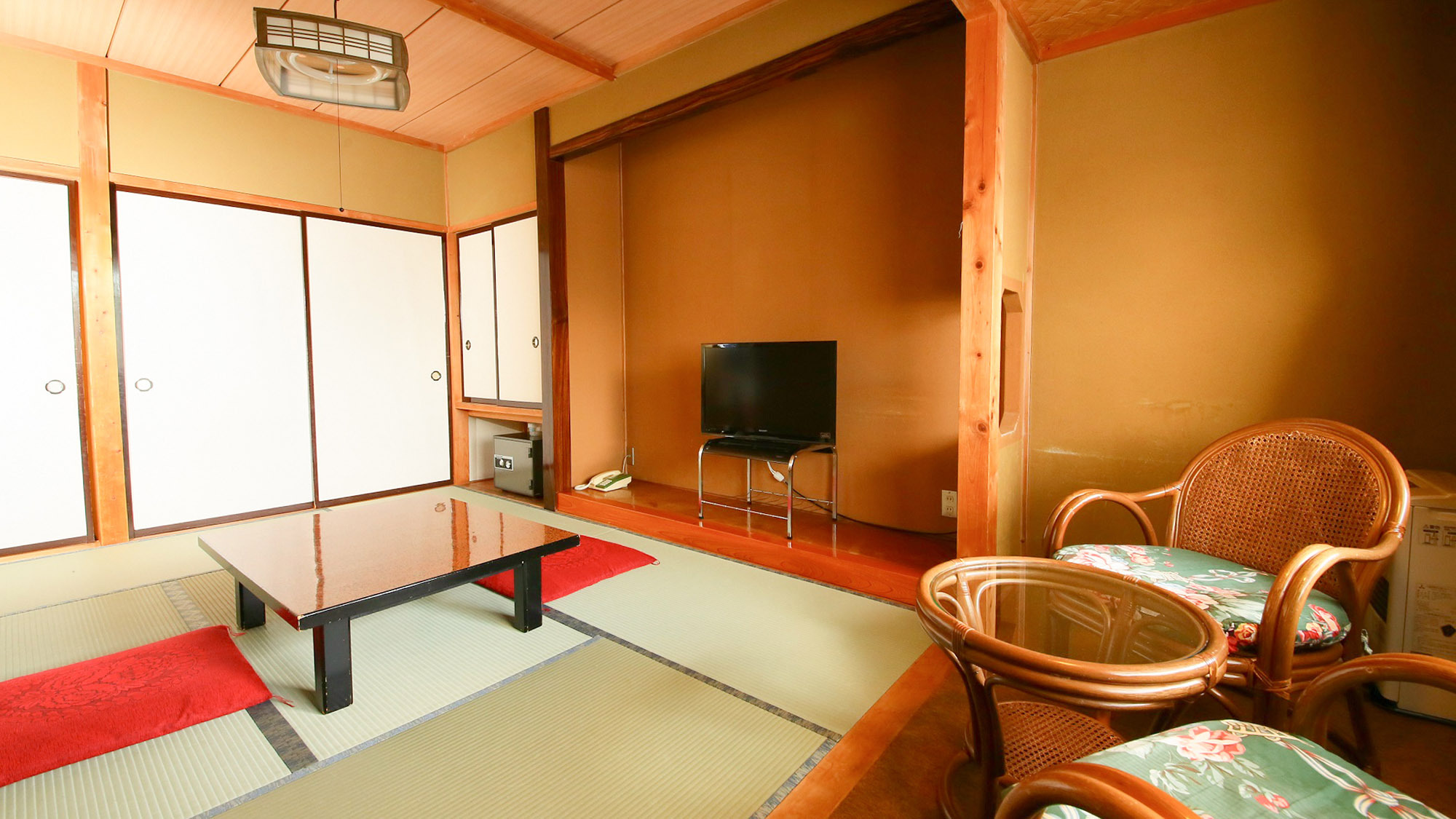 ・【和室6畳BT無】ひとり旅でもゆっくりお過ごしいただける6畳の和室