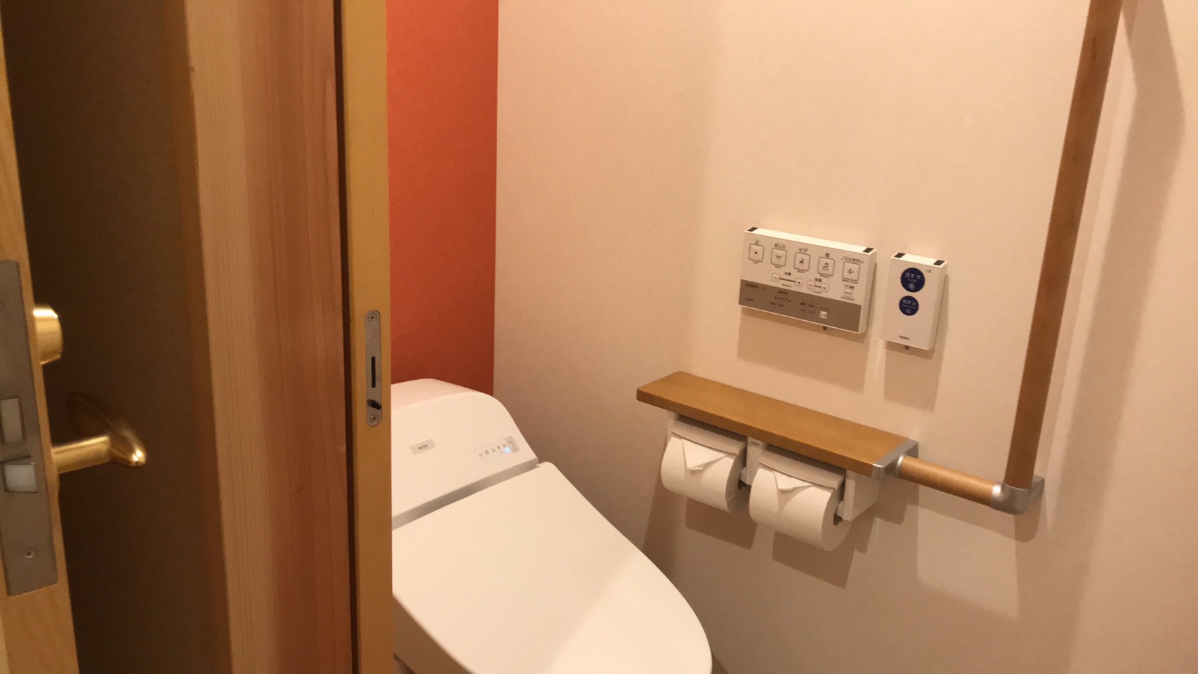 【本館4階モダン和室】洗浄機付きお手洗い（2019年夏リニューアル）