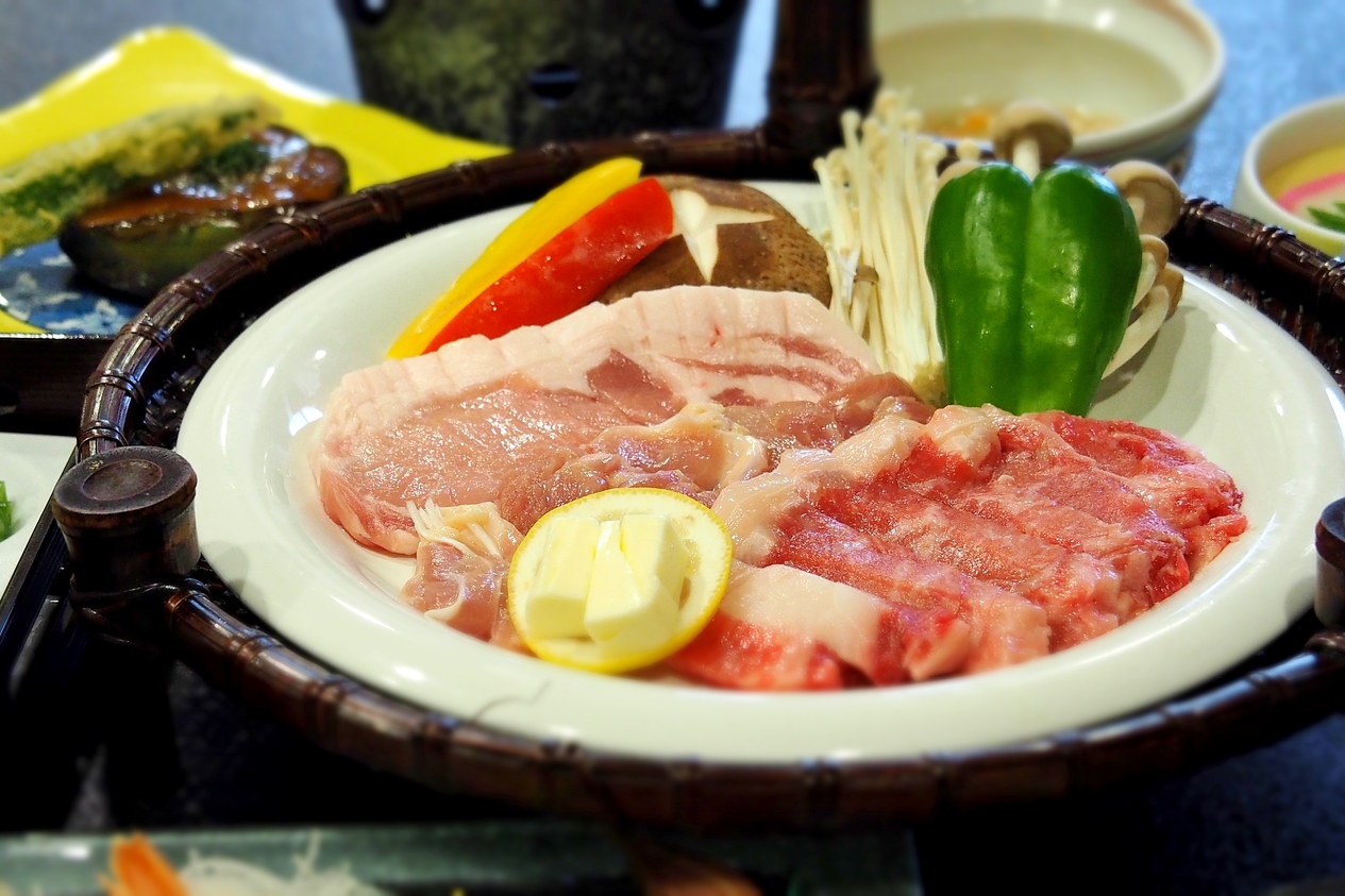 【満腹グルメプラン】信州産肉3種（牛・ポーク・鶏）陶板焼き【貸切露天風呂】【春タビ】