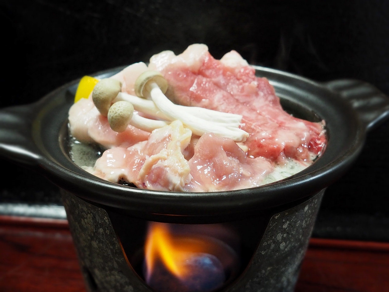 新プラン信州肉3種（牛・ポーク・鶏）陶板焼き