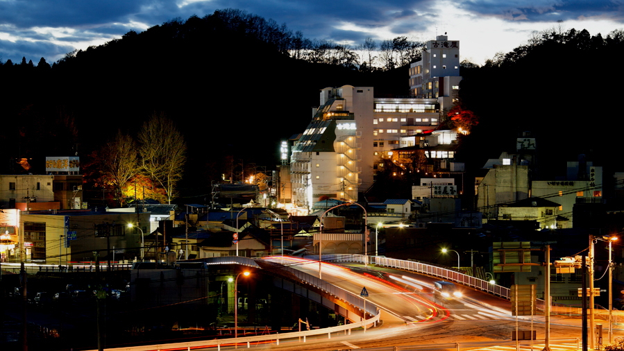 古滝屋夜の外観