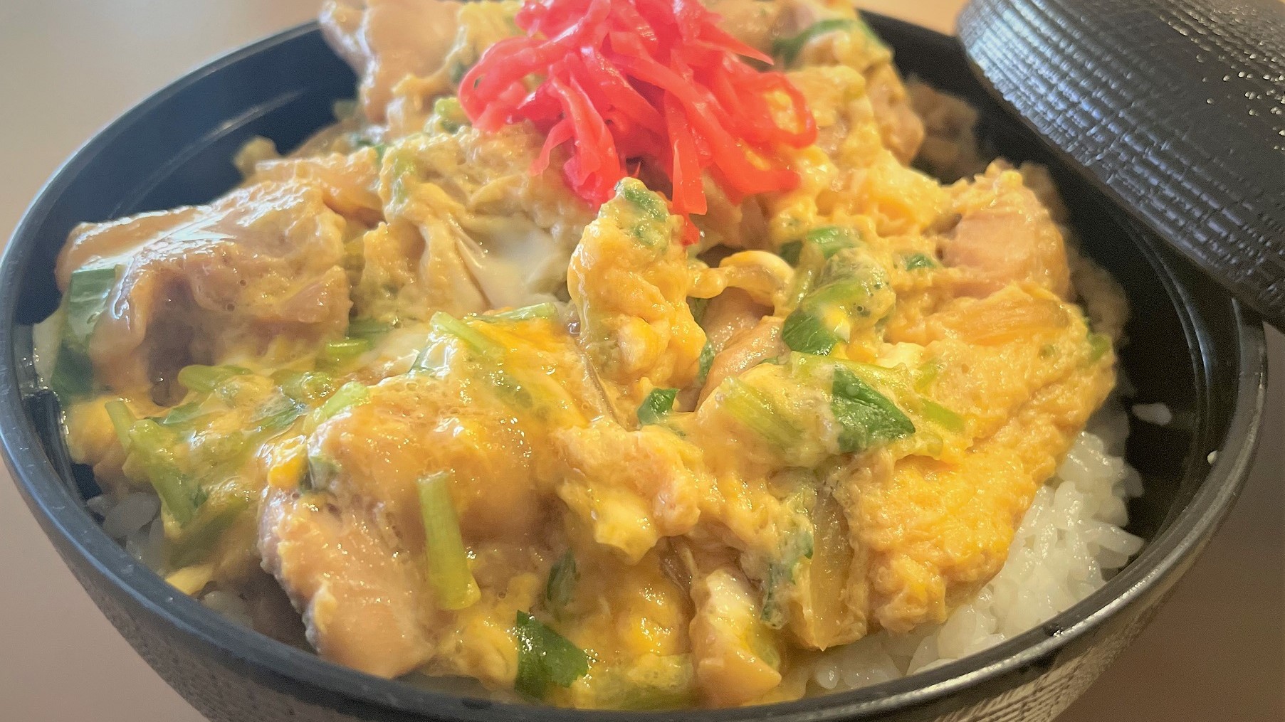 【期間限定・無料夕食付プラン】小野屋ホテル特製親子丼