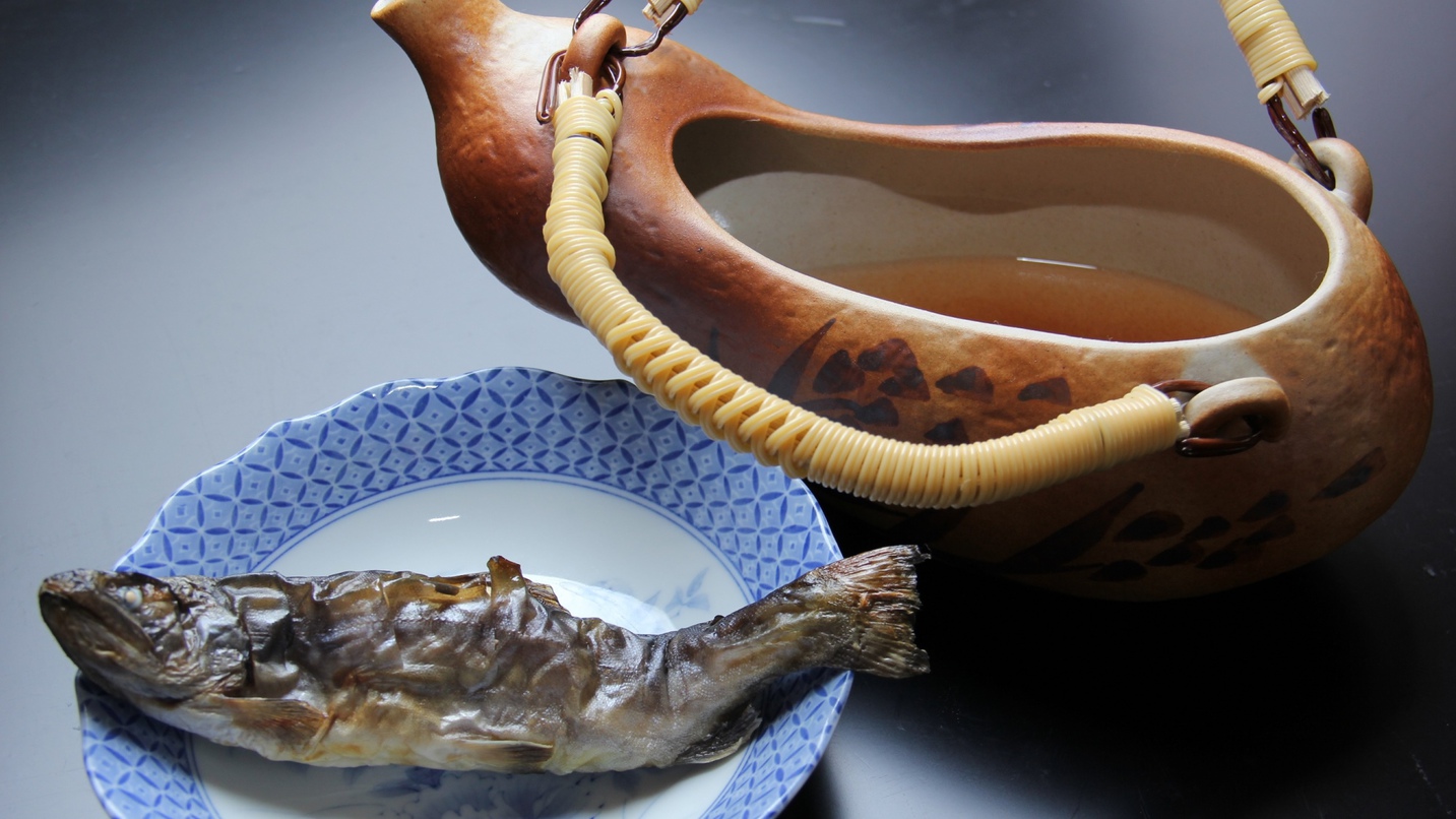 夕食別注料理_岩魚の骨酒香ばしい風味がくせになります。