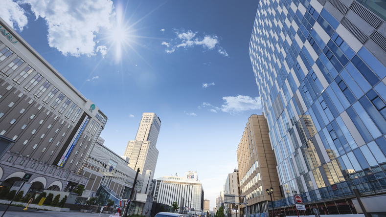 【外観】札幌駅南口徒歩1分・地下街APIA直結・空港行バス停も目の前に！